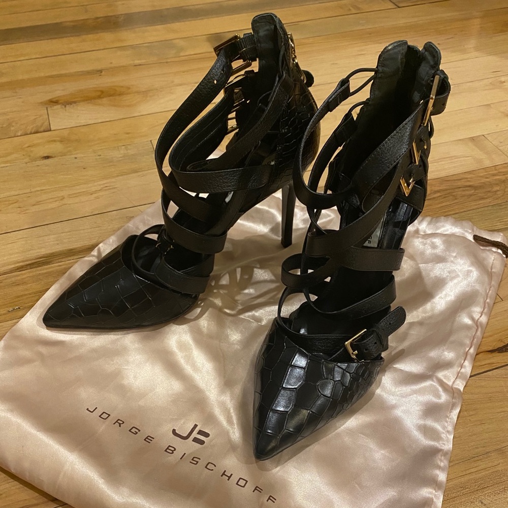 Jorge Bischoff Brazilian black pumps